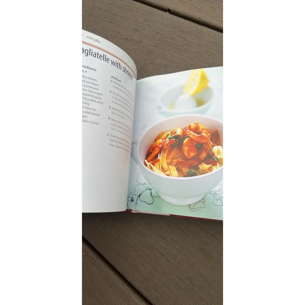 Love Food Cookbook Bundle Slow Cooker and Vegetarian 100 Everyday Recipes Set